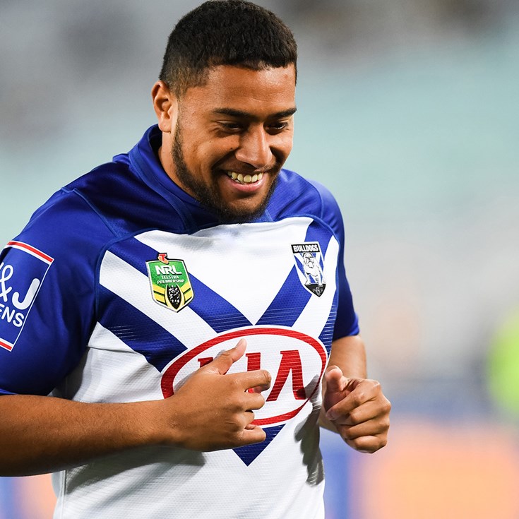 Barnstorming Bulldogs prop to remain in kennel