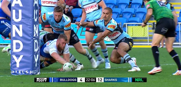 Thompson catches the Sharks defence backpedaling