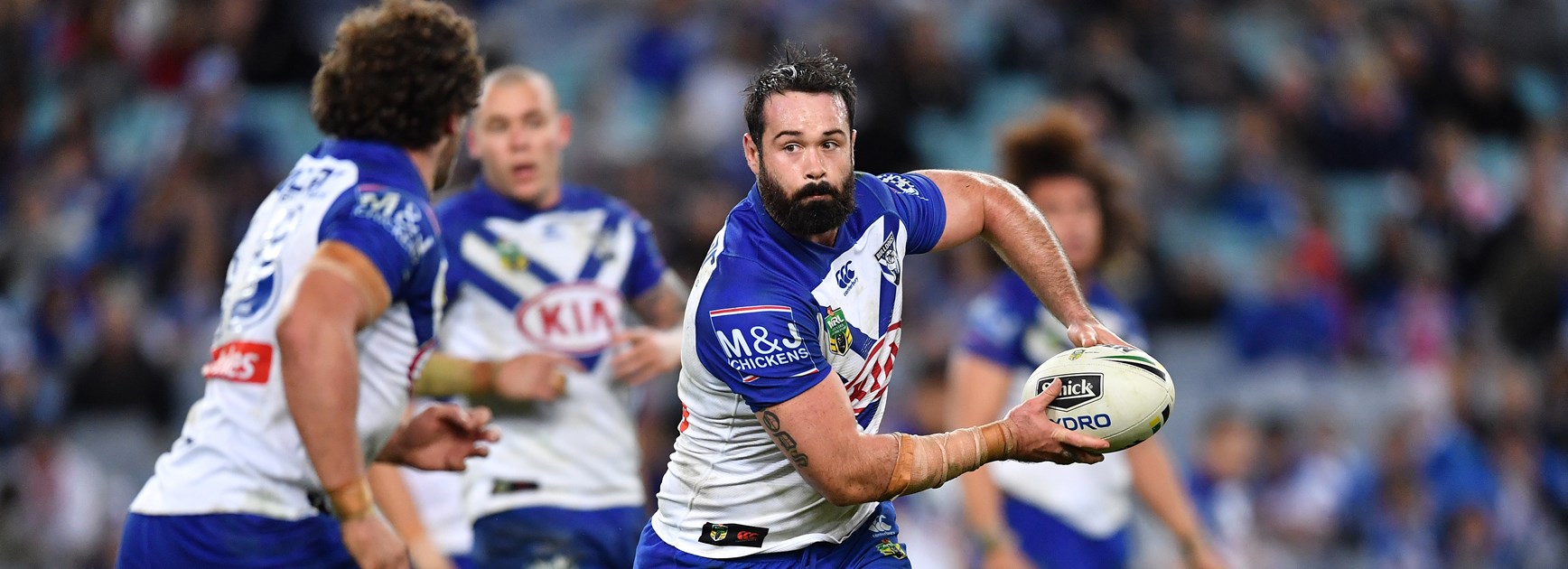 Aaron Woods to leave the Bulldogs to take up a contract with the Sharks