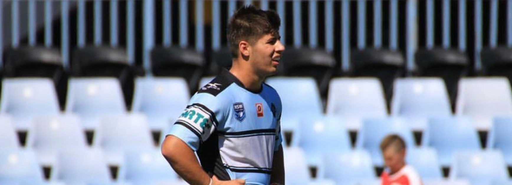 Bulldogs sign young Sharks star