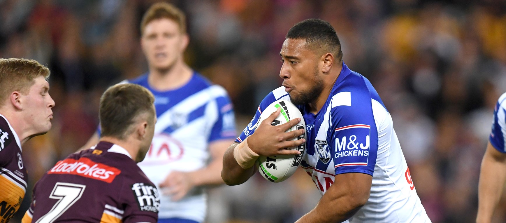 Bulldogs clash with Broncos in pictures