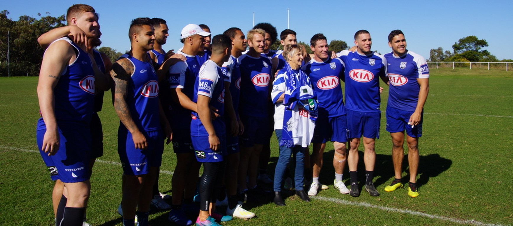 GALLERY: Jan Page meets the Bulldogs