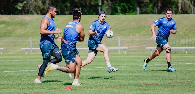 Bulldogs v Raiders: DWZ a chance; Ricky's halves in unison