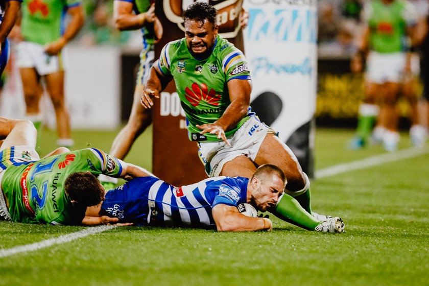 Foran scores his first try for the Bulldogs against the Canberra Raiders during the club's round 5 clash in 2018.
