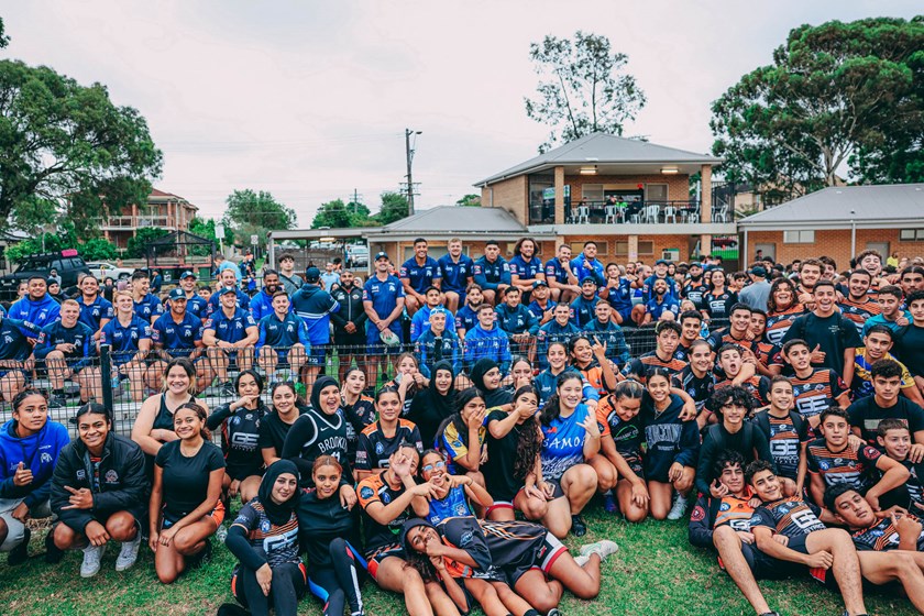 The Bulldogs NRL squad with local, Greenacre Tigers Junior Rugby League Club players.