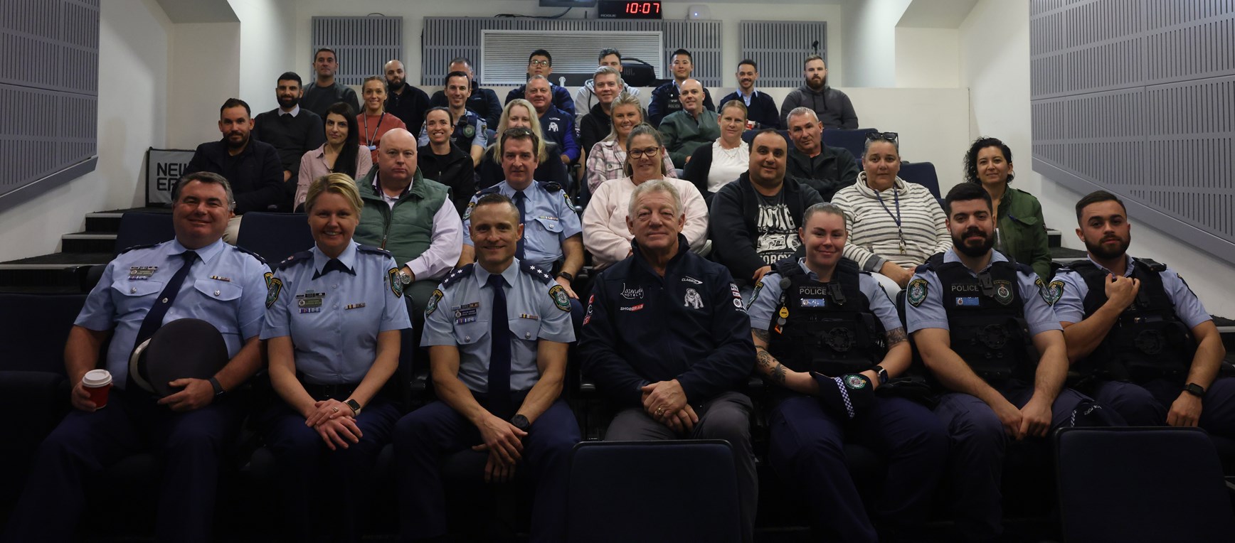 Bulldogs Talk Leadership With Local Police
